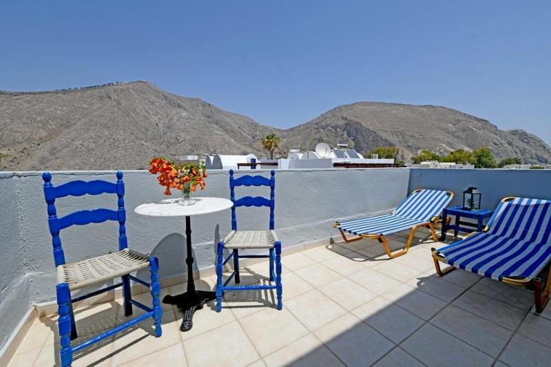 Lunar Santorini Hotel Perissa  Bagian luar foto