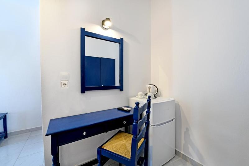 Lunar Santorini Hotel Perissa  Bagian luar foto