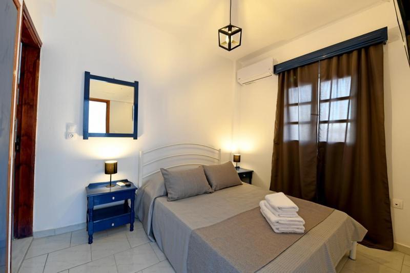 Lunar Santorini Hotel Perissa  Bagian luar foto
