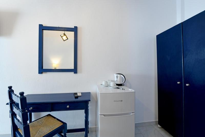 Lunar Santorini Hotel Perissa  Bagian luar foto